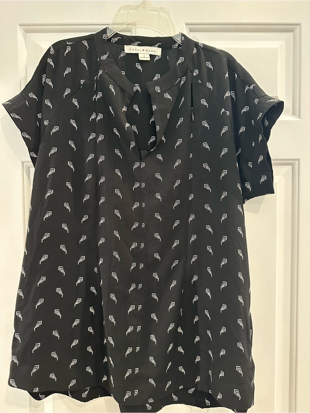 Nursing Top with Zippers -  Short-Sleeve Keyhole Blouse with White Leaf Print